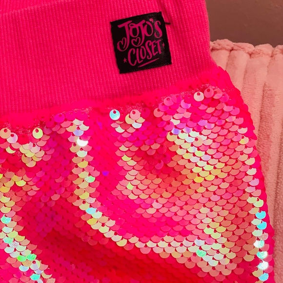 JoJo’s Closet - Pink sequin pants - Picture 3 of 4